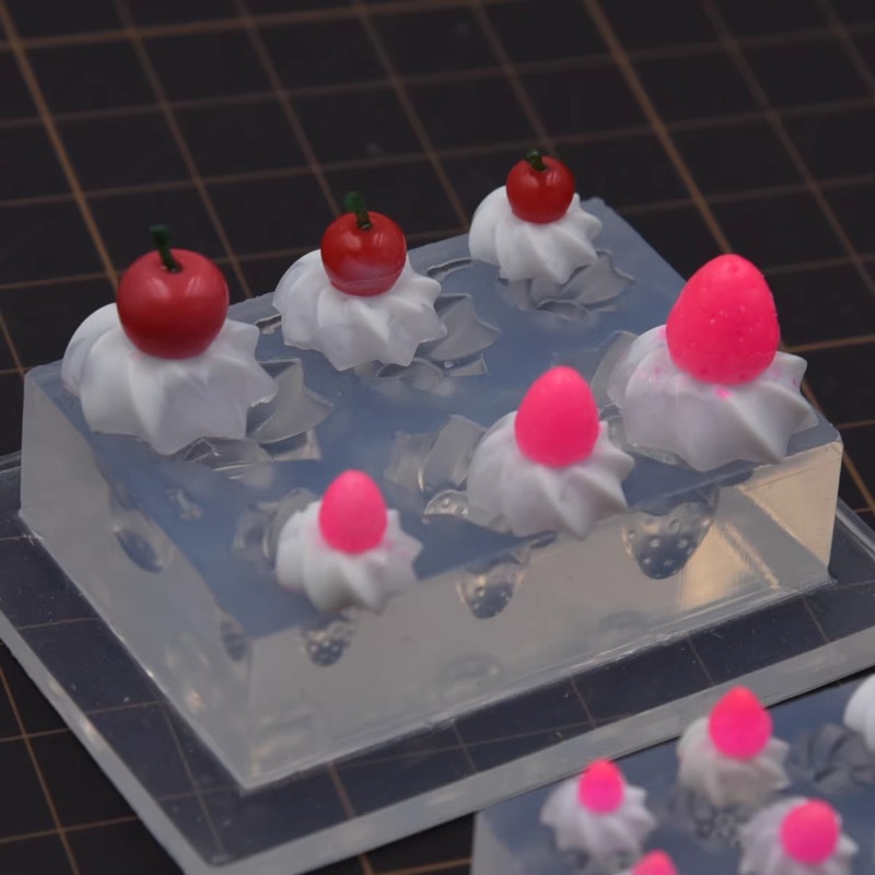 ミニ 3D クリームのコーンイチゴシリコーン型シミュレーショ - Baby Products Cream のレビューと価格